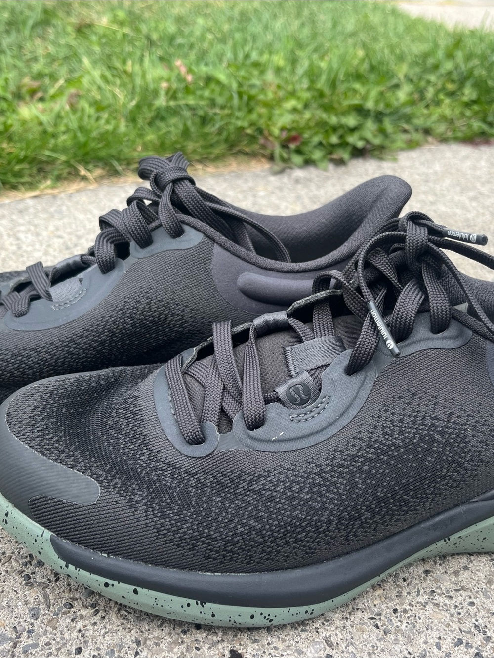 lululemon athletica Men’s Black Knit Trainers with Speckled Green Outsole